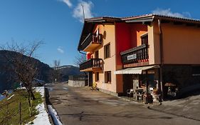 Apartment Jorsi With Mountain View